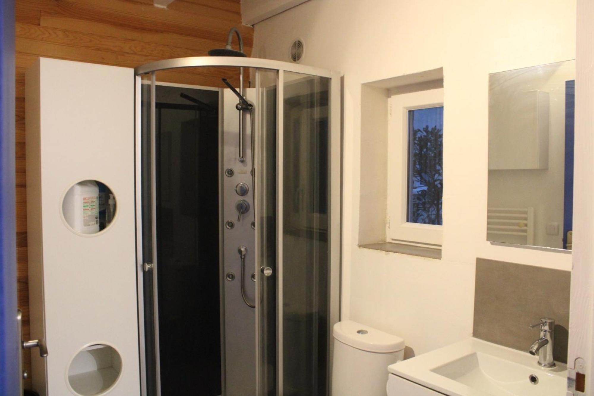 De L'hivet Apartment